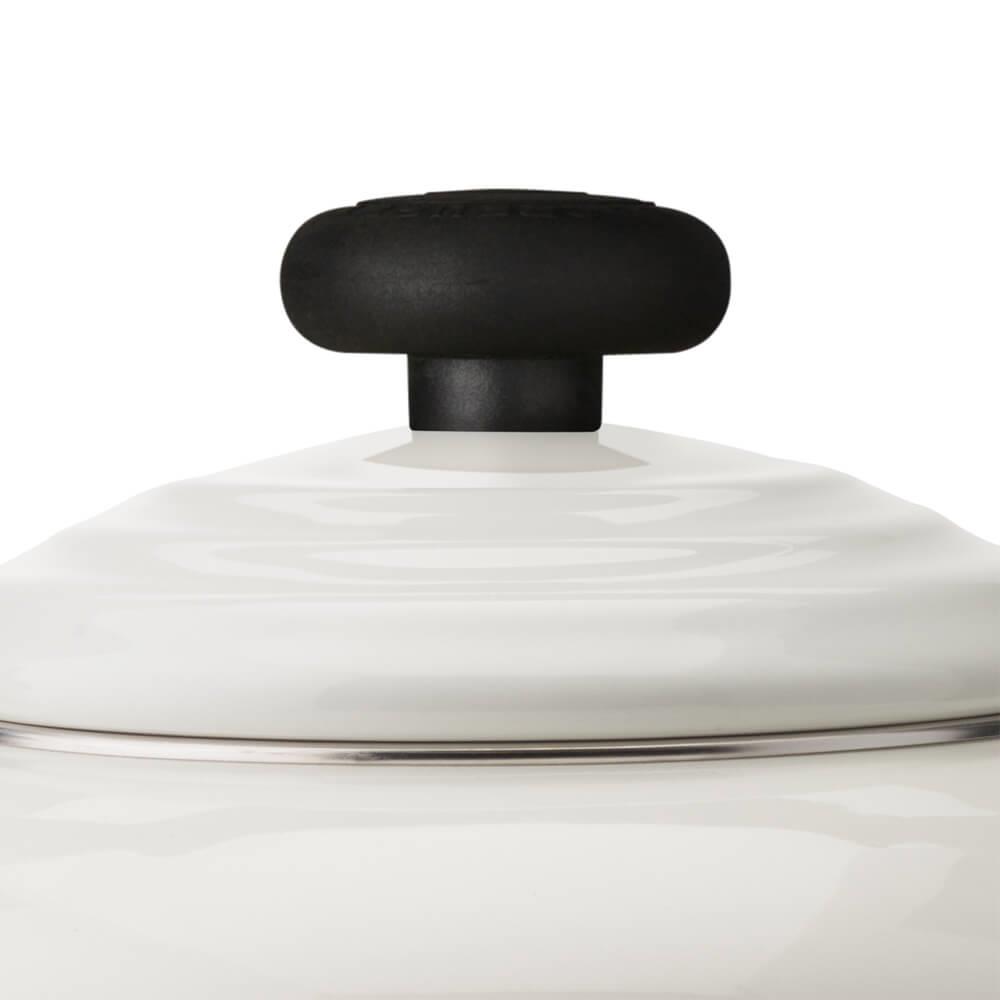 Le Creuset Meringue Traditional Kettle with Fixed Whistle 2.1L